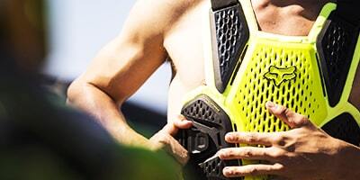 Gilet de protection et pare pierres