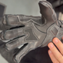 Test des Gants Racing BLH Be Racer par Enzo, vendeur chez Moto Axxe Pontivy.-thumbnail