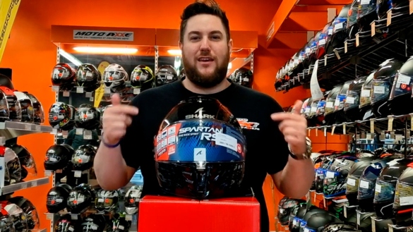 Test du casque Shark Spartan RS Carbon par Samuel de Moto Axxe Valenciennes.